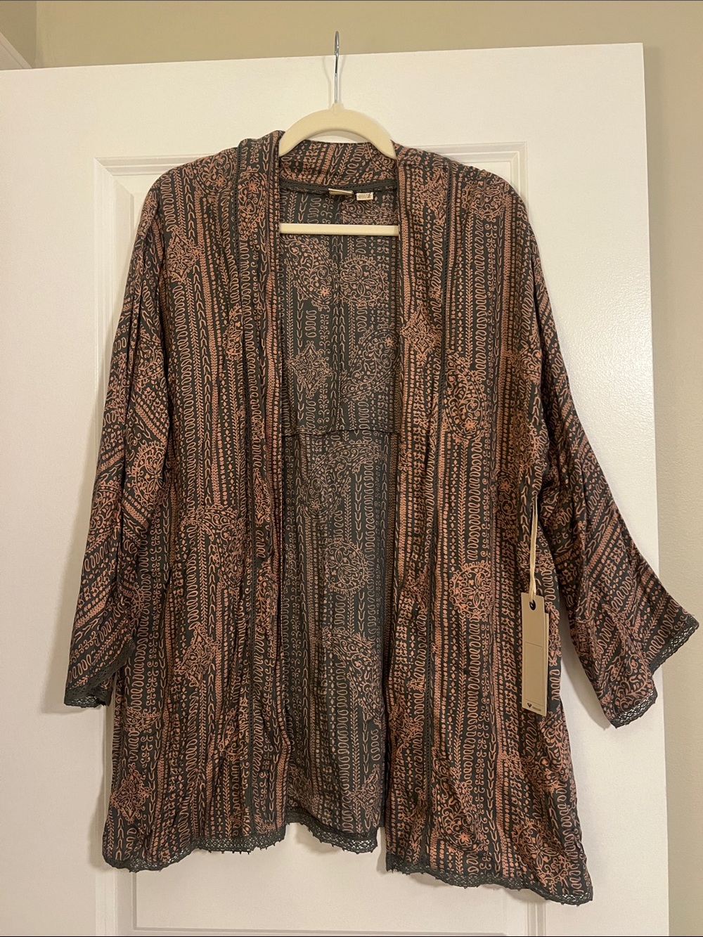 Brand new with tags ROXY lightweight Printed Kimono Cardigan!!